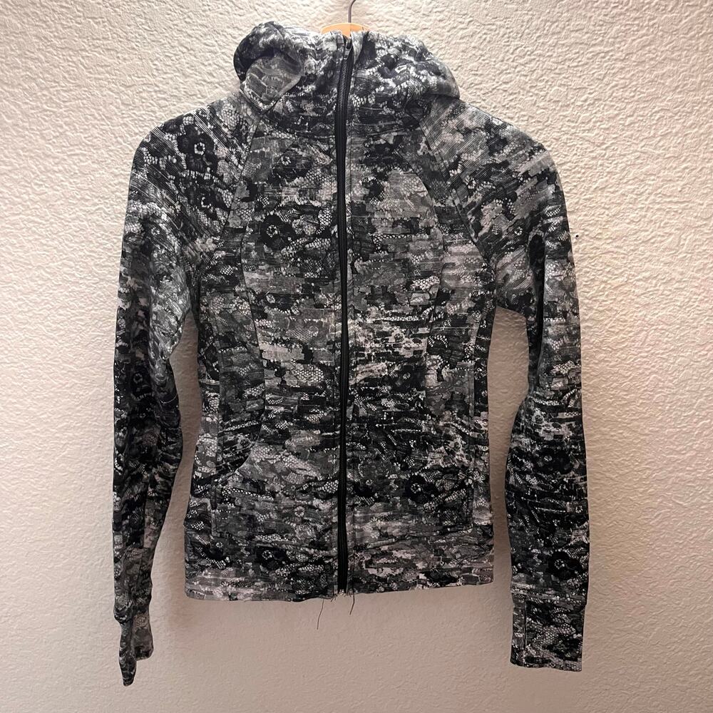 Rare Lululemon Scuba Hoodie Cotton Fleece
Masked Lace Starlight Black Size 2 - Picture 6 of 10